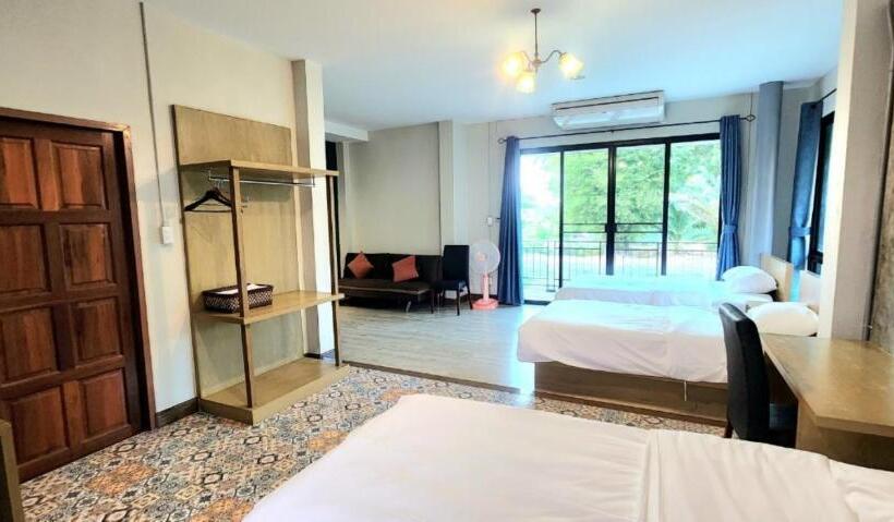 디럭스 트리플 룸, Busaya Resort & Cuisine