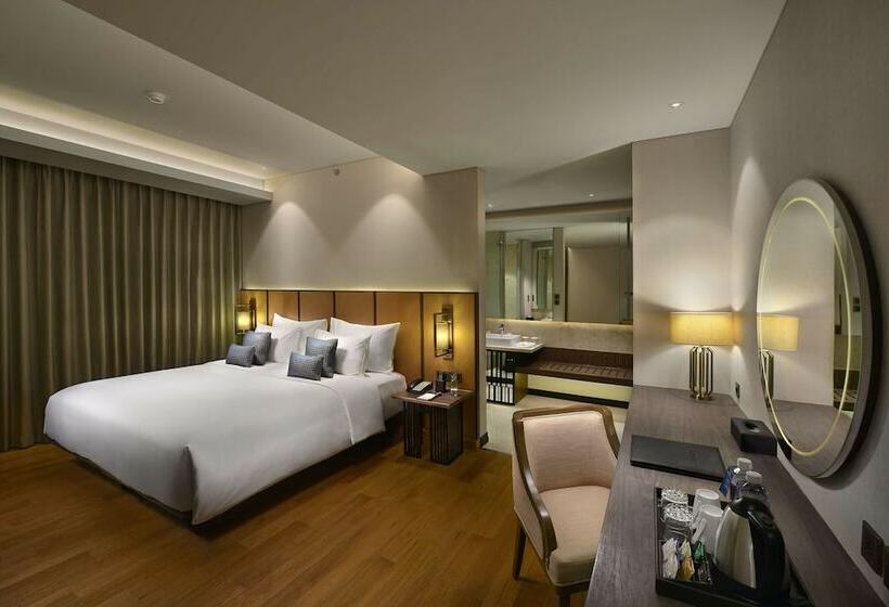 Номер Премиум, Golden Tulip Holland Resort Batu