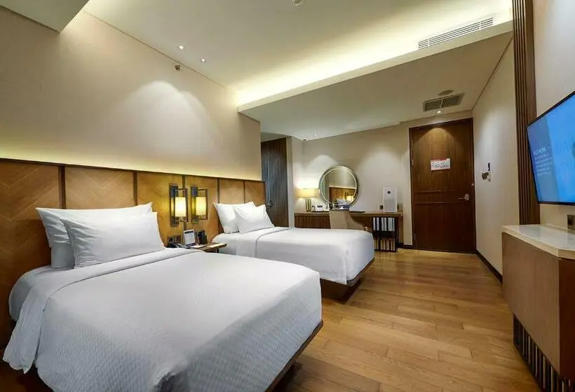 デラックスルーム, Golden Tulip Holland Resort Batu