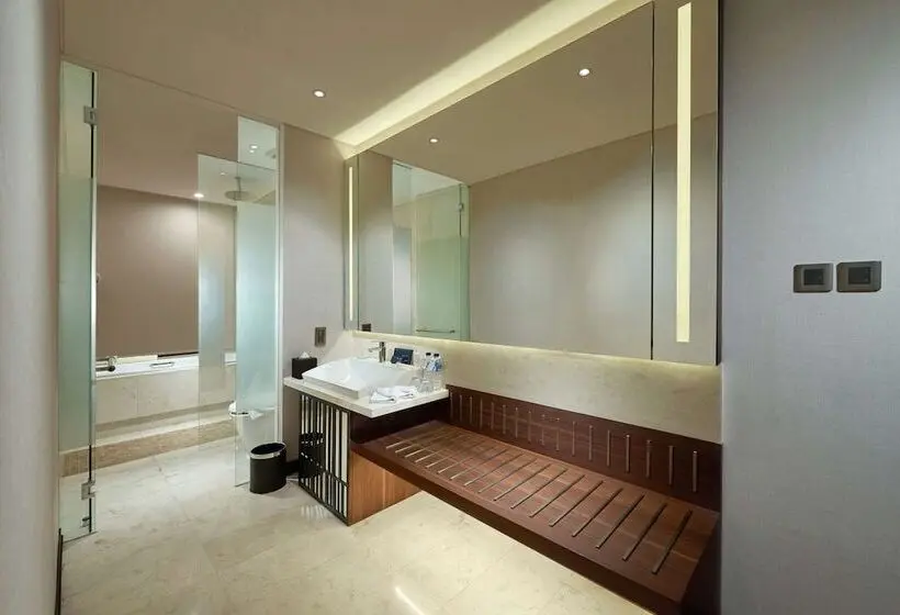 デラックスルーム, Golden Tulip Holland Resort Batu