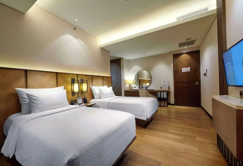 デラックスルーム, Golden Tulip Holland Resort Batu