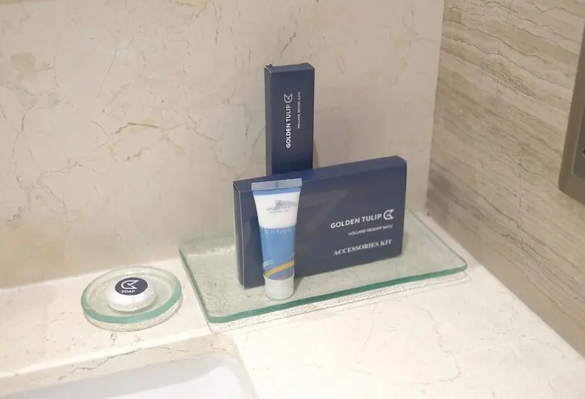 デラックスルーム, Golden Tulip Holland Resort Batu