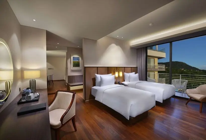 デラックスルーム, Golden Tulip Holland Resort Batu