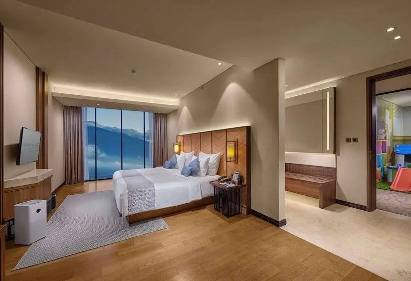 デラックスルーム, Golden Tulip Holland Resort Batu
