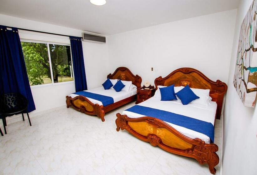 اتاق استاندارد چهار تخته, Arena Santa Fe De Antioquia