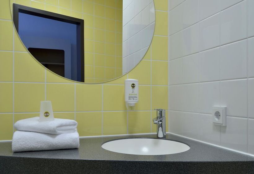 Номер Стандарт, B&b Hotel Halle