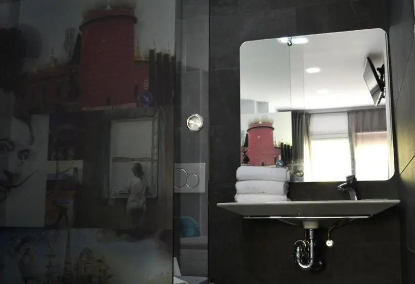 اتاق لوکس سه تخته, Bed&breakfast 10 Girona