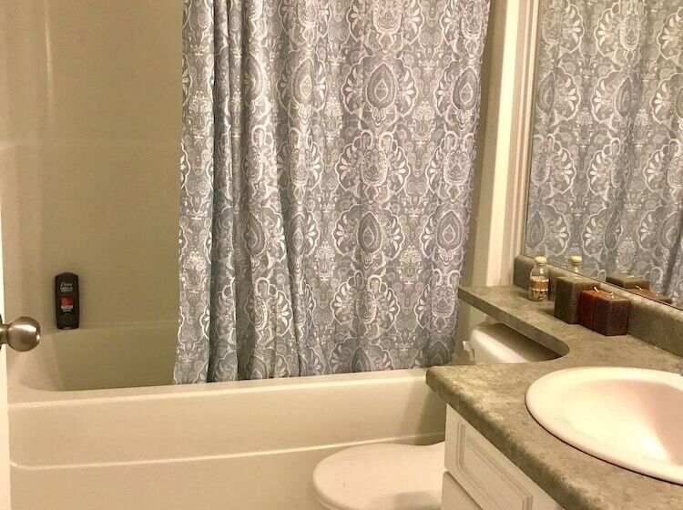 豪华房间, Central Edmonton Private Rooms