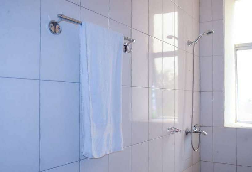 اتاق استاندارد, Eleanorah