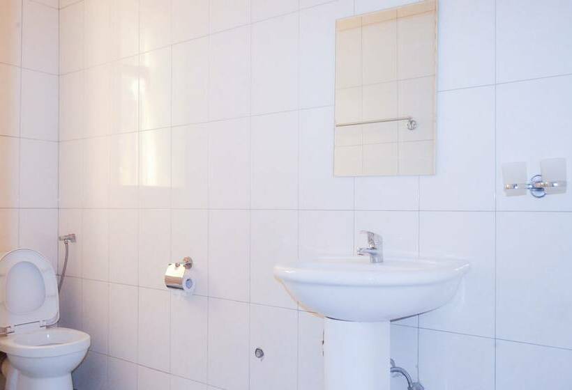 اتاق استاندارد, Eleanorah