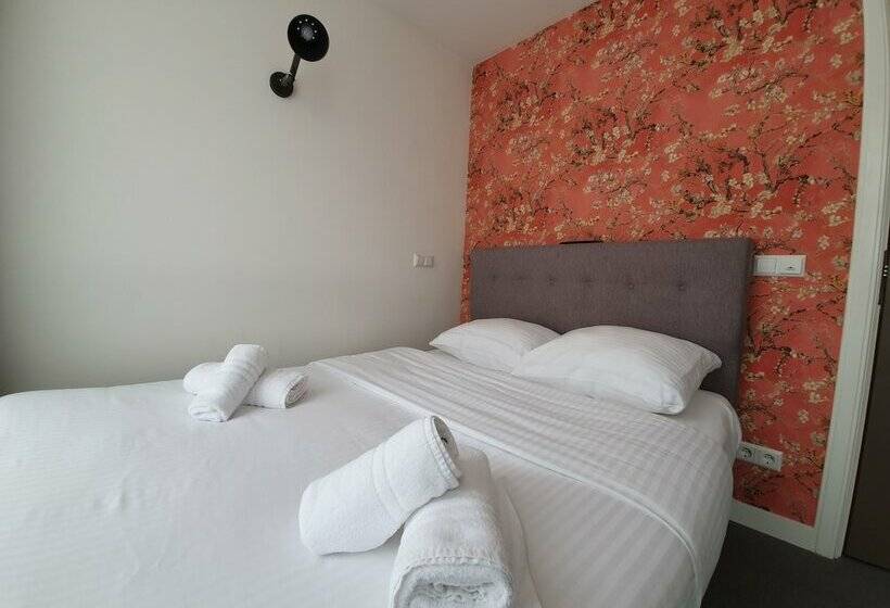 اتاق اکونومی, Heye 130