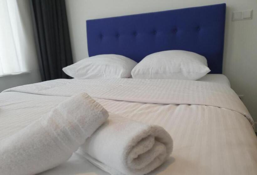 Economy Quadruple Room, Heye 130