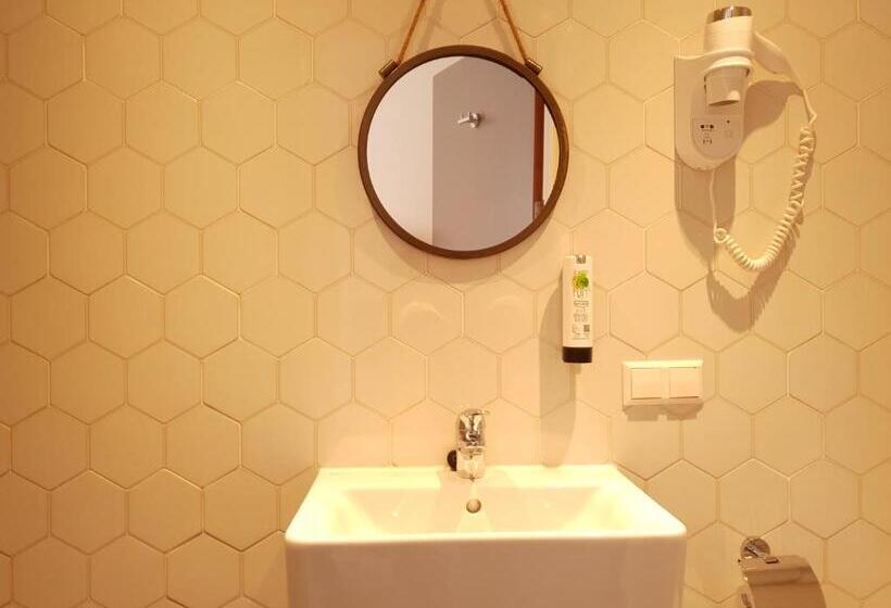 Economy Quadruple Room, Heye 130