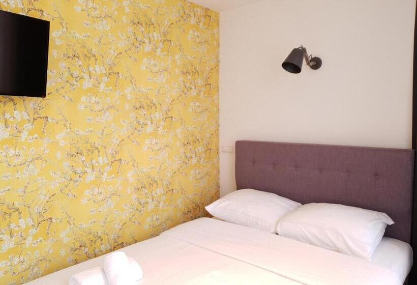 Economy Quadruple Room, Heye 130