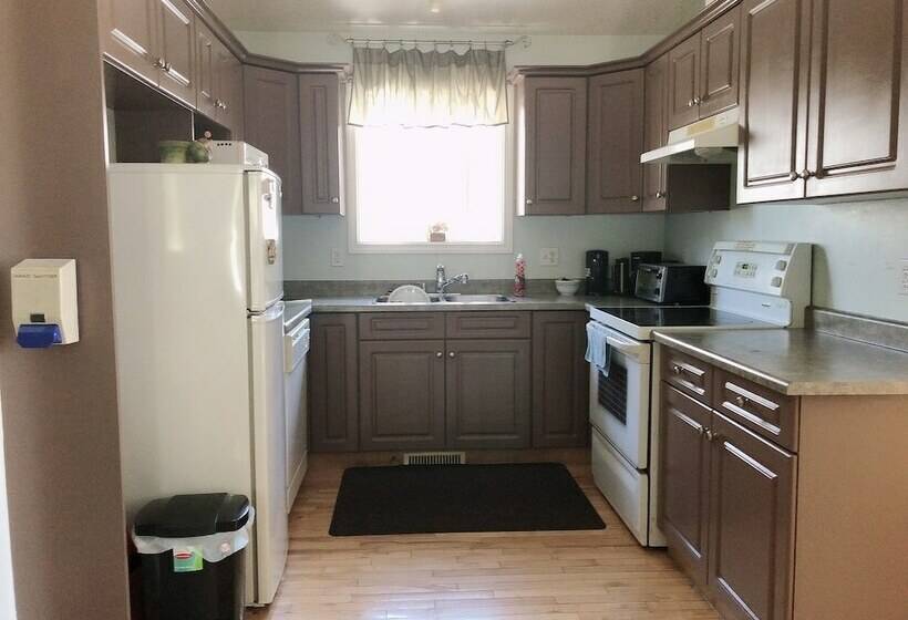 豪华房间, Central Edmonton Private Rooms