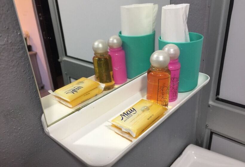 标准单人间, Milvus