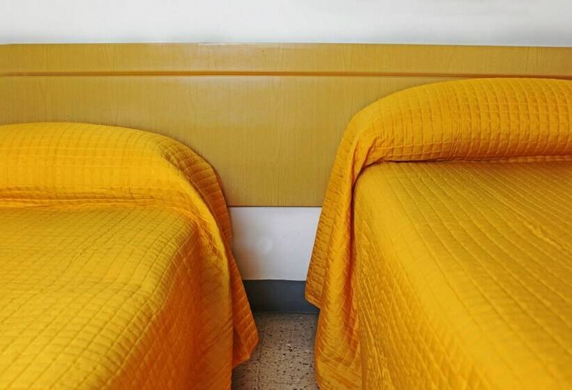 スタンダードルーム, Montefiore