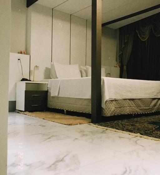 스위트 킹사이즈 침대, Pak Suites