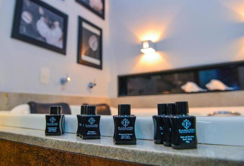 스탠다드 스튜디오, Planaltos Palace