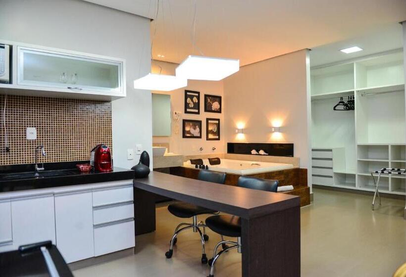 스탠다드 스튜디오, Planaltos Palace