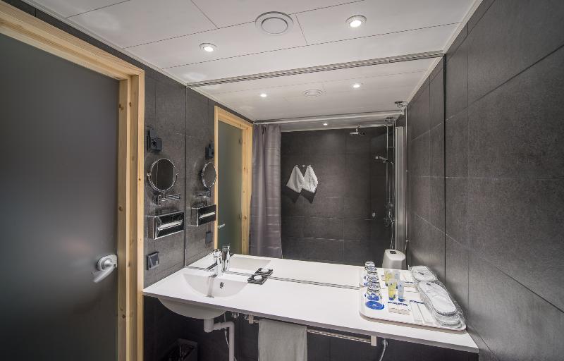 景色の見えるスイートルーム, Star Arctic