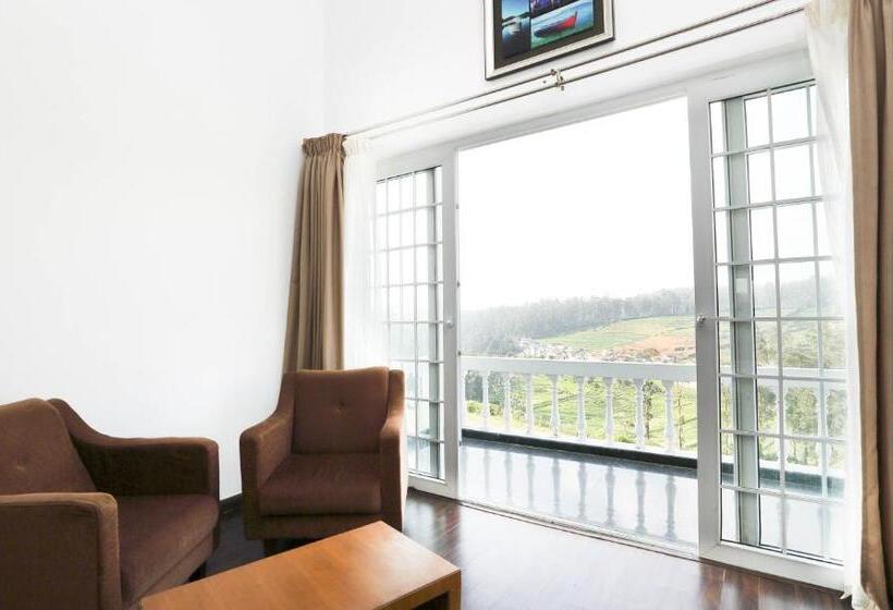 Номер Deluxe, Treebo Skydale Inn & Suites With Mountain View