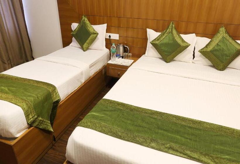 高级大房间, Treebo Skydale Inn & Suites With Mountain View