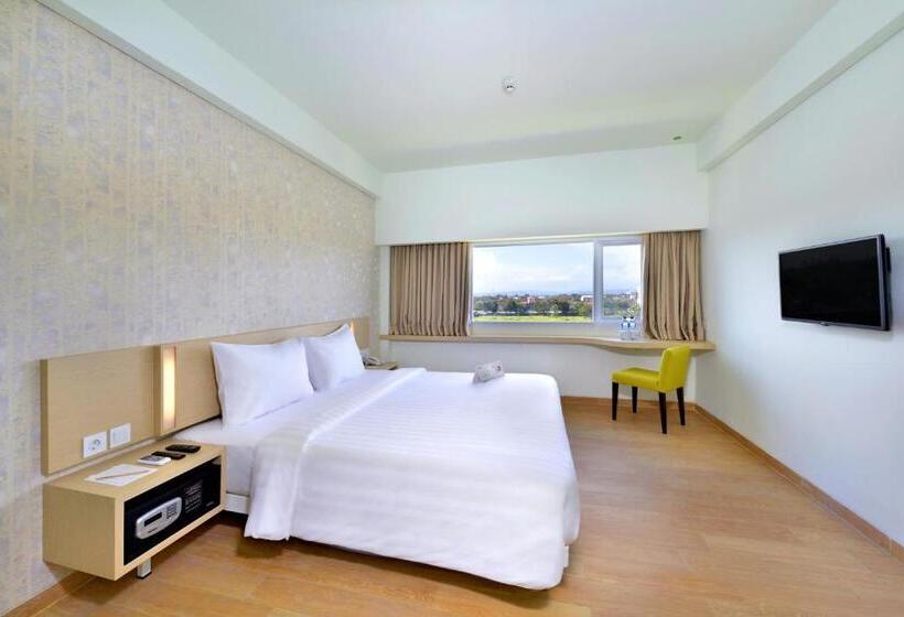 Номер Стандарт, Whiz Prime Hotel Sudirman Cilacap