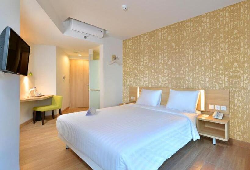 Номер Superior Вид на Город, Whiz Prime Hotel Sudirman Cilacap