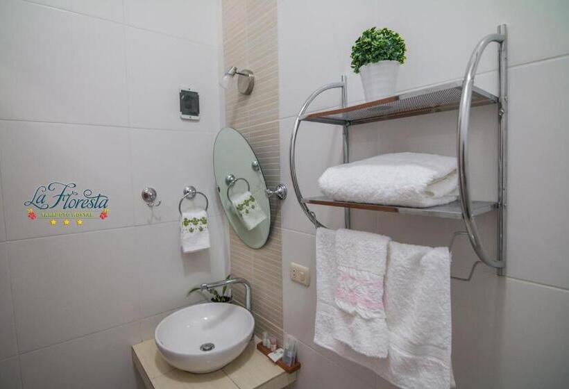 スタンダードルーム, La Floresta Tarapoto Hostal