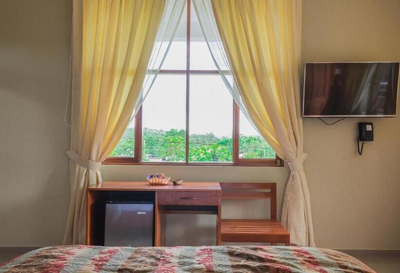 スタンダードルーム, La Floresta Tarapoto Hostal