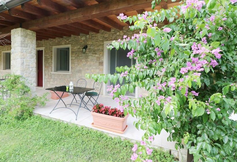 חדר משפחתי נוף לגינה, La Cascata Negli Ulivi