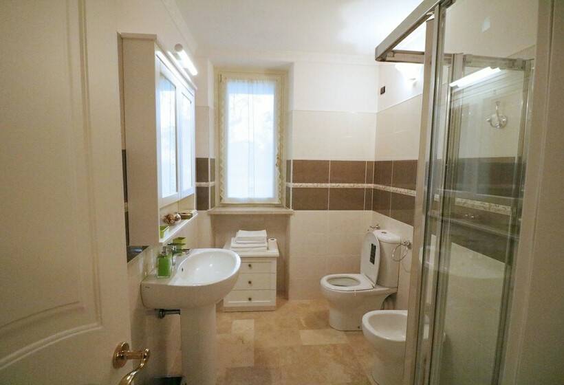 חדר משפחתי נוף לגינה, La Cascata Negli Ulivi