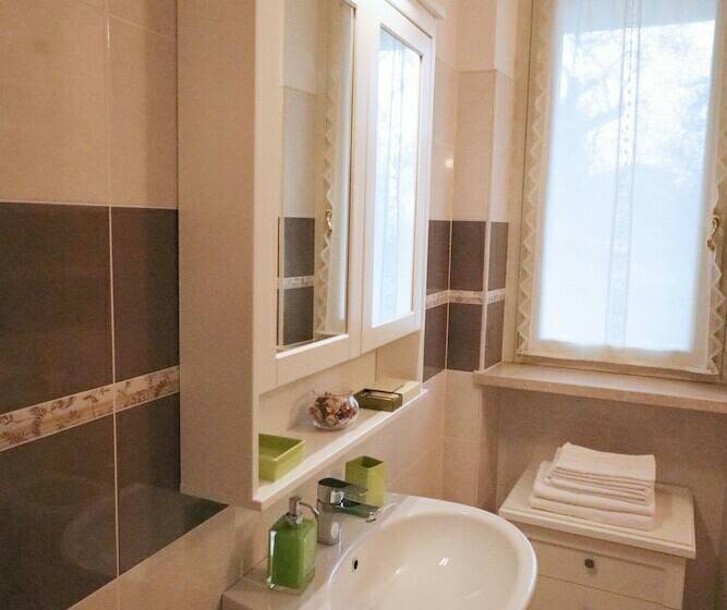 חדר משפחתי נוף לגינה, La Cascata Negli Ulivi