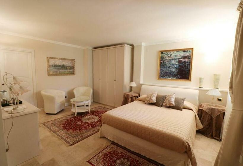سوئیت جونیور با ماساژ آبی, La Cascata Negli Ulivi