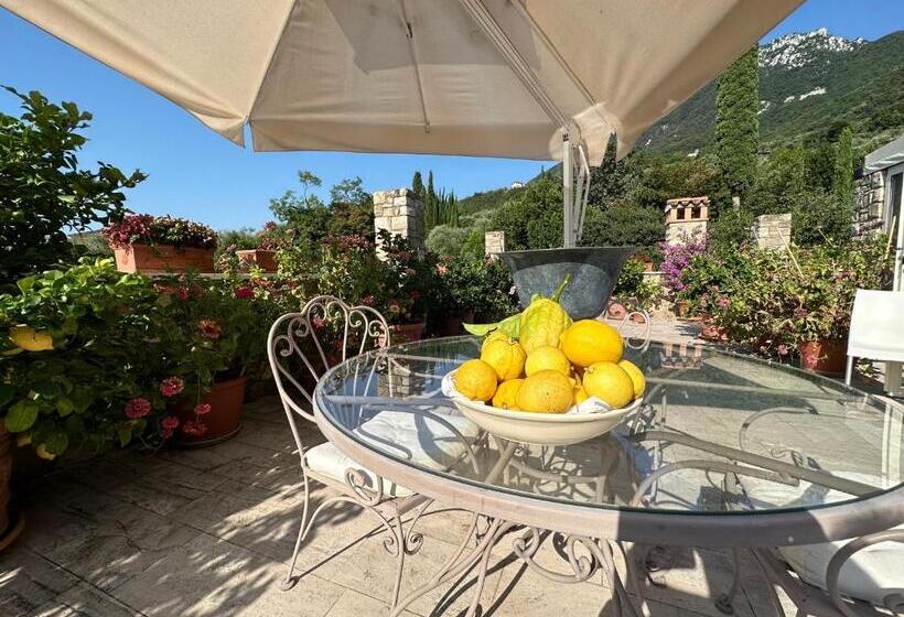 חדר משפחתי נוף לגינה, La Cascata Negli Ulivi