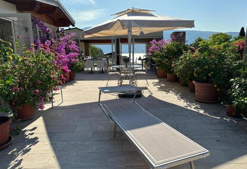 חדר משפחתי נוף לגינה, La Cascata Negli Ulivi