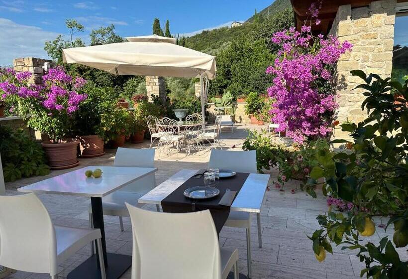 חדר סטנדרט נוף לגינה, La Cascata Negli Ulivi