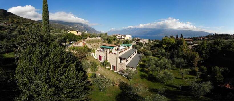 סוויטה נוף לגינה, La Cascata Negli Ulivi