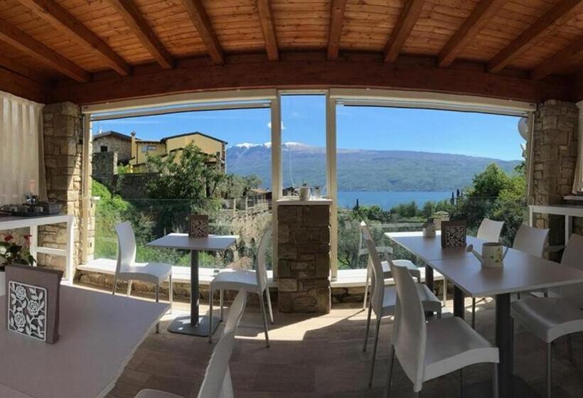 סוויטה נוף לגינה, La Cascata Negli Ulivi