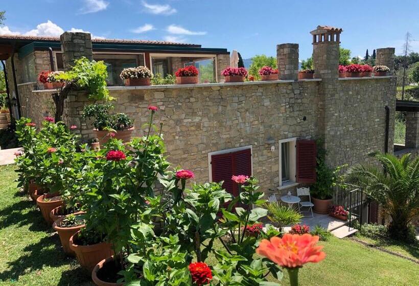 חדר משפחתי נוף לגינה, La Cascata Negli Ulivi