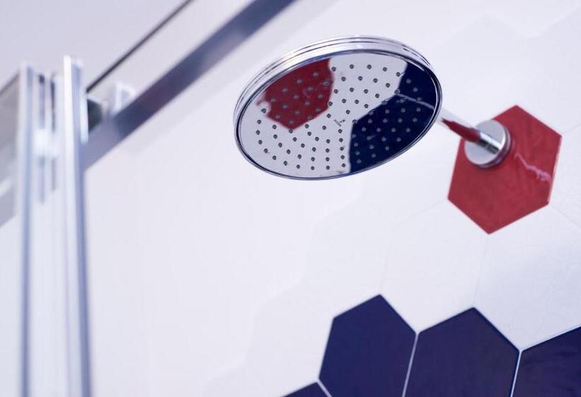 家庭间, La Valle Delle Ferriere