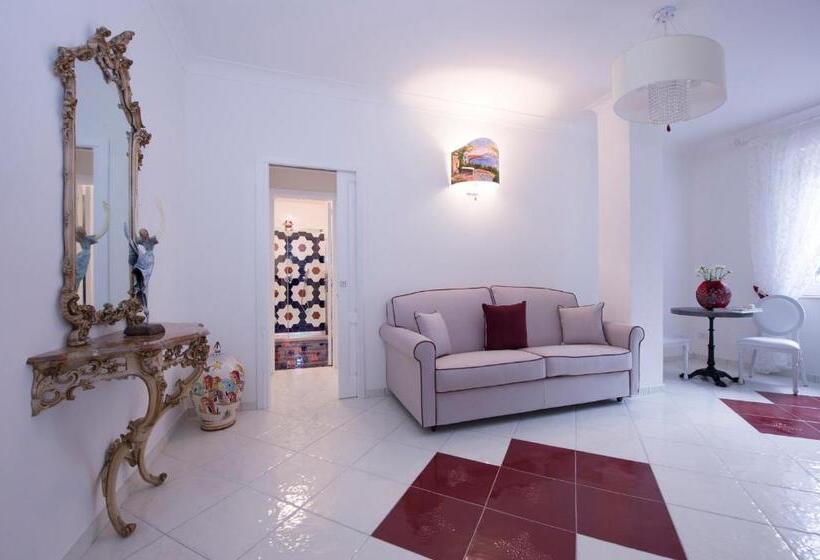 家庭间, La Valle Delle Ferriere