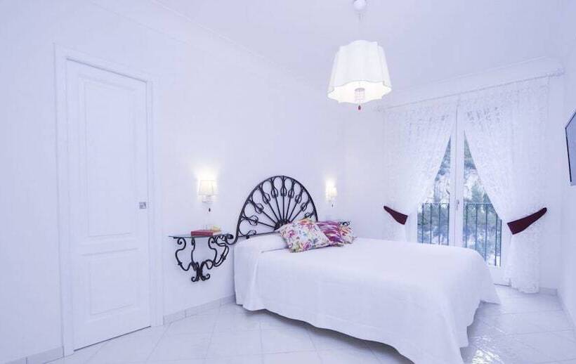 家庭间, La Valle Delle Ferriere