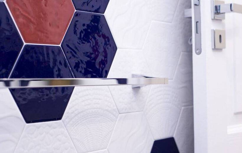 家庭间, La Valle Delle Ferriere