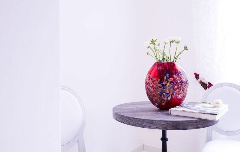 家庭间, La Valle Delle Ferriere