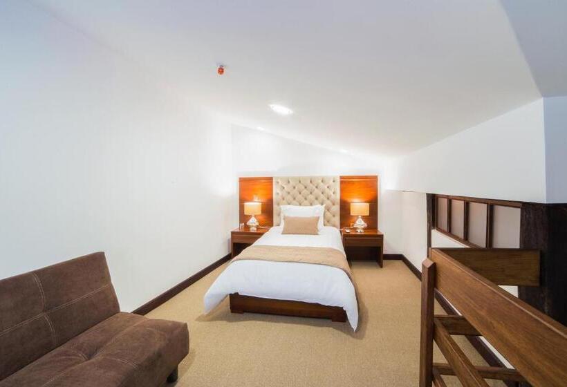 غرفة قياسية ثلاثية, Felicia Hotel & Suites