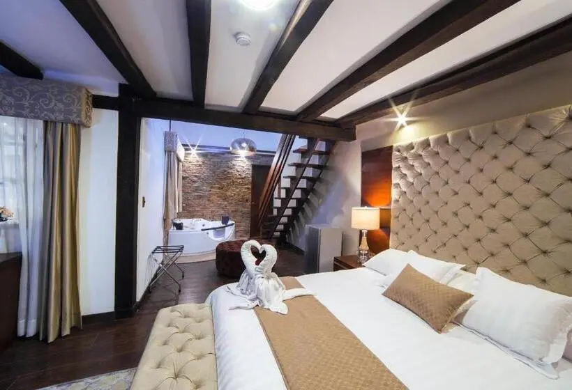 デラックススイート, Felicia Hotel & Suites