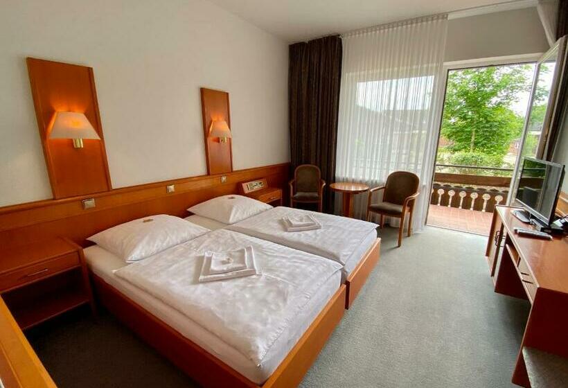 스탠다드 룸, Adamidis