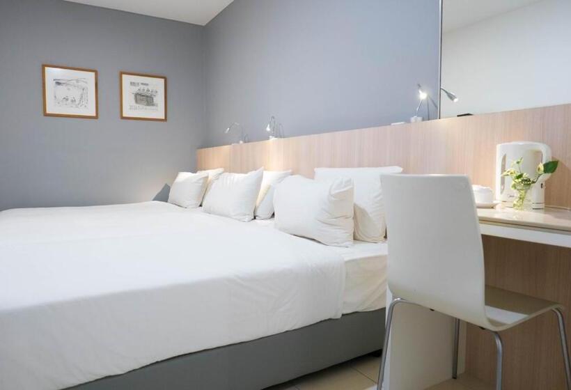 Standard Triple Room, Country Inn